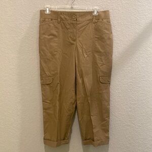 🌹Host Pick🌹▶️Talbots◀️ cargo capris in khaki size 4P